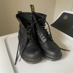 Black Dr Martens BOOTS